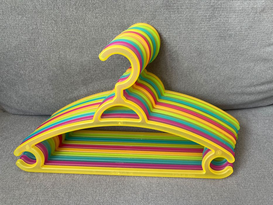 10 бр. детски закачалки