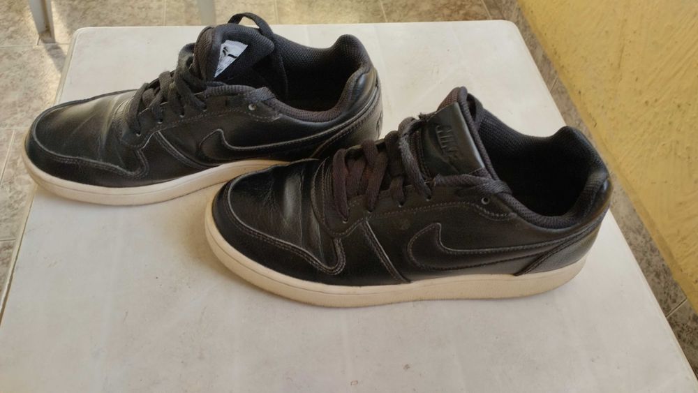 Маратонки NIKE 38 номер