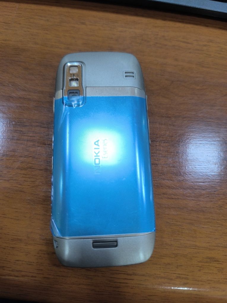 Смартфон Nokia E75