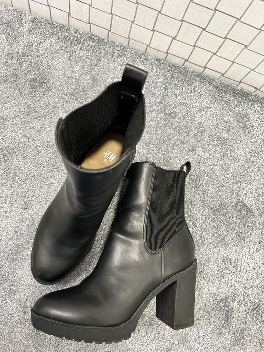 H&m cizme negre…