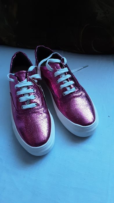 Sneakers roz ticlam Pull &Bear mărimea 40 Noi cu eticheta