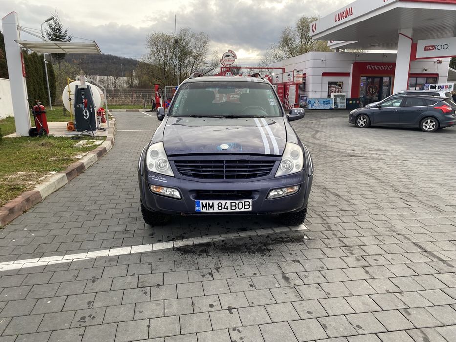 Vand sau schimb Ssangyorg Rexton  an 2006 motor 2,7  4x4