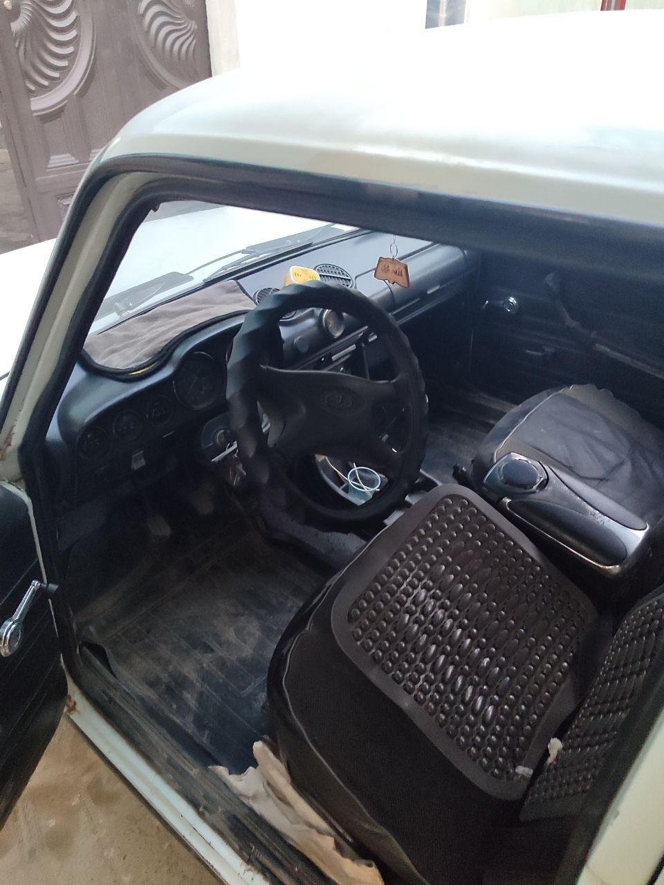 Jiguli (Жигули) Vaz 2106 sotiladi metanda 80 talik