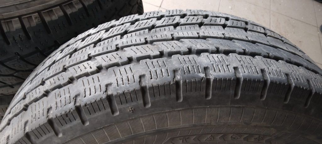 Anvelope /cauciucuri 225 75 r16 C în stare foarte buna