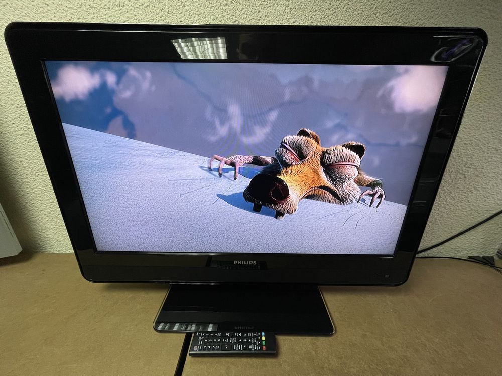 Телевизор Philips LCD 32“ - 32PFL3403/12