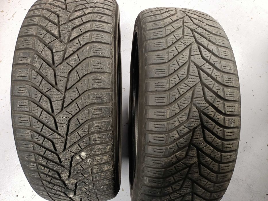 2 anvelope iarna  225/45 R19 96V Yokohama