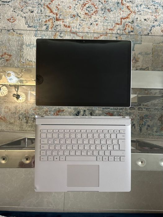 Laptop Premium 2 in 1 - Microsoft Surface Book 2 –15” /  i7 / 16G RAM