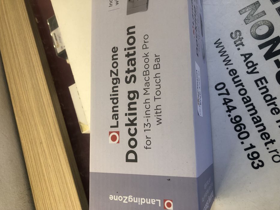 Statie de andocare LandingZone MacBook Pro 13inch A