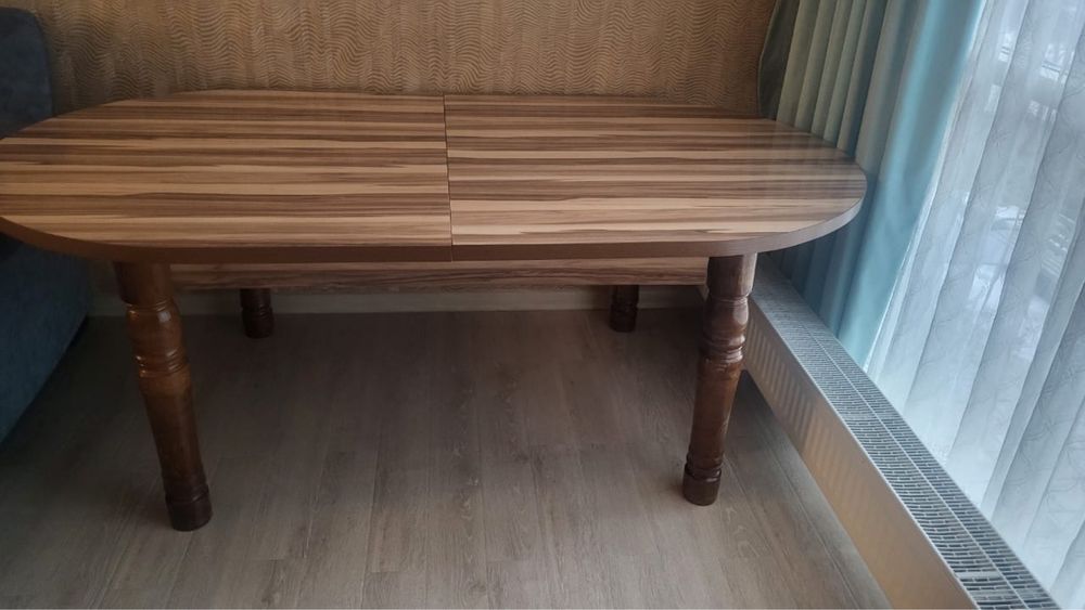 Стол и стульчики