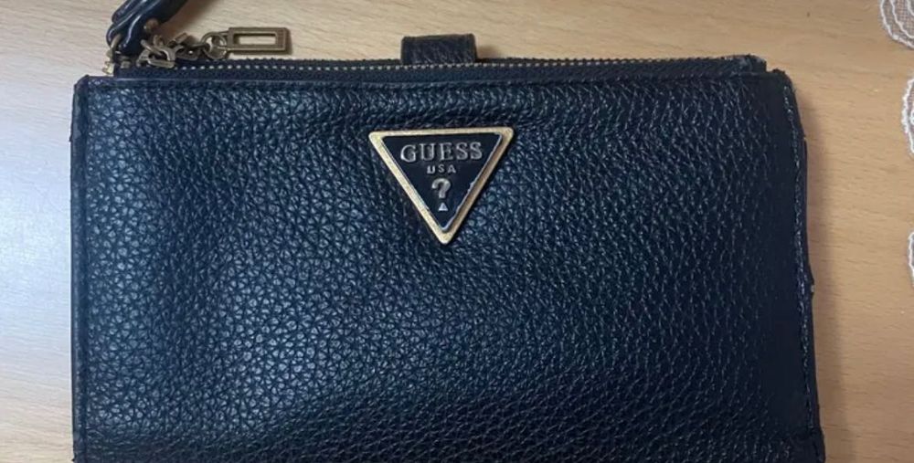 Guess оригинално портмоне
