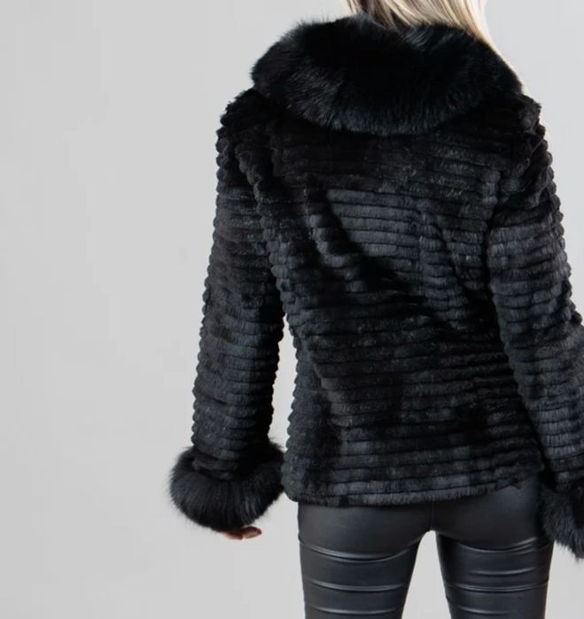 Haină din blană naturală