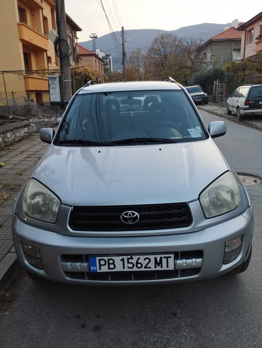 Продавам Тoyota Rav 4