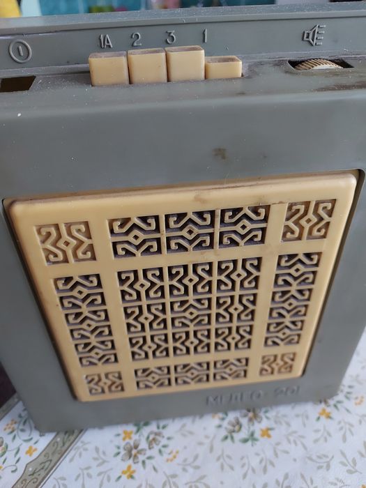 Радиоприёмник Советского периода Медео 201