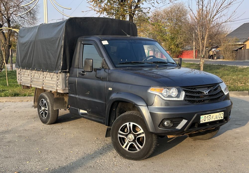 УАЗ Cargo 2015 года