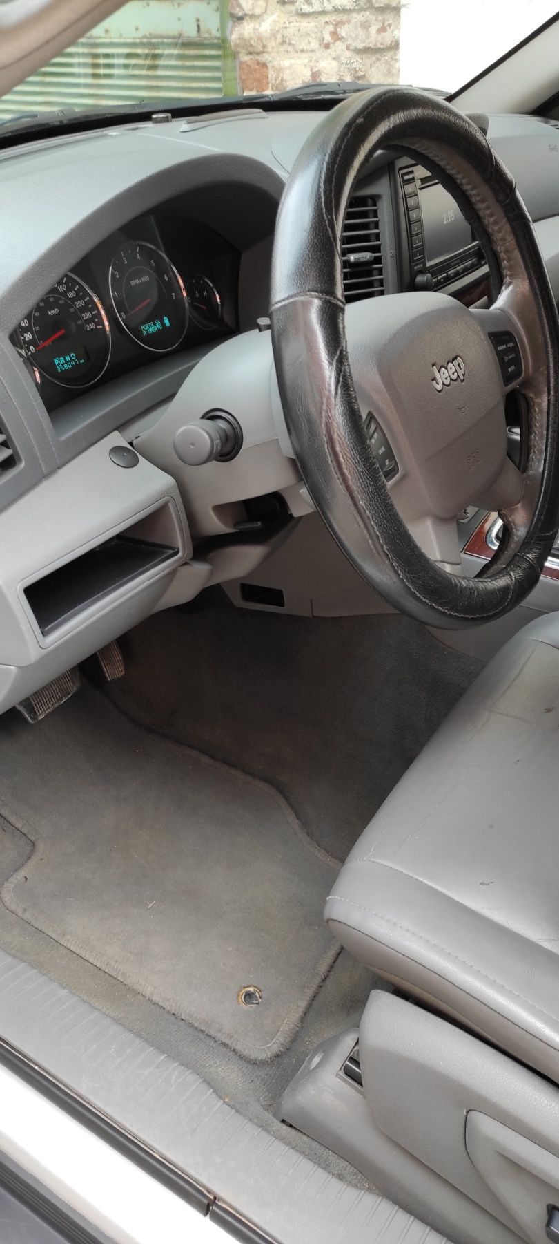 Продавам Jeep Grand Cherokee 3.0 CRD