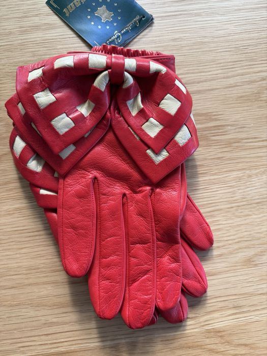 Manusi cu accesoriu fundiță, piele