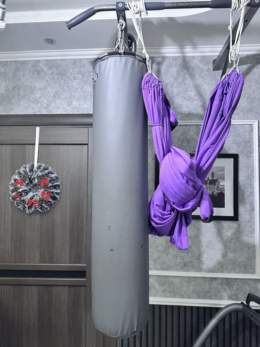 Боксёрская груша LECO 30 кг с карабинами