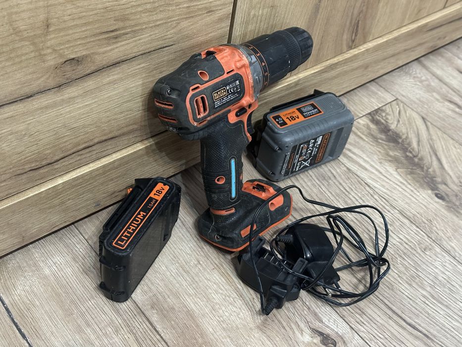 Masina de gaurit si insurubat cu percutie pe acumulator Balck&Decker