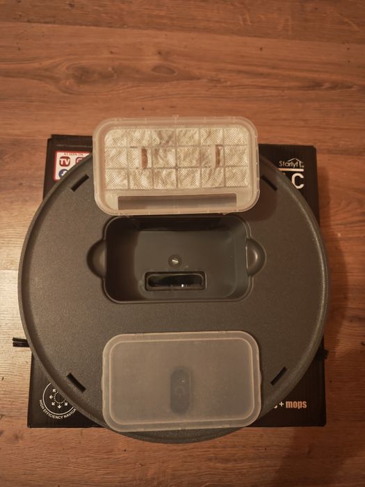 Vând robot aspirator