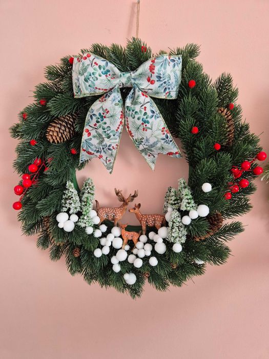 Коледни гноми и коледни венци