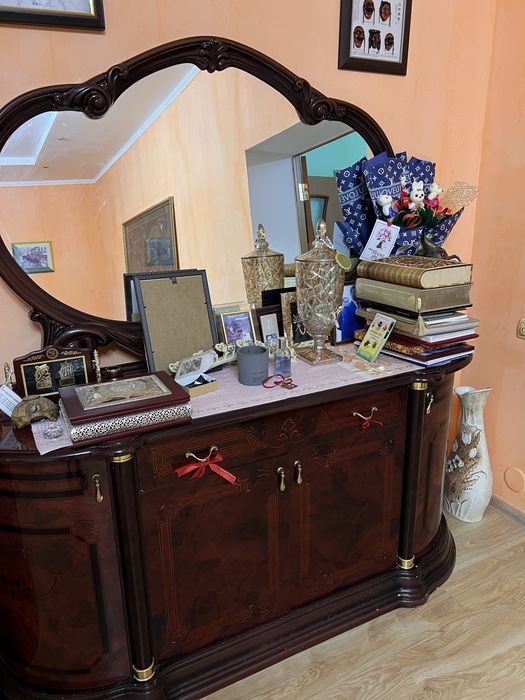 Продается сервант