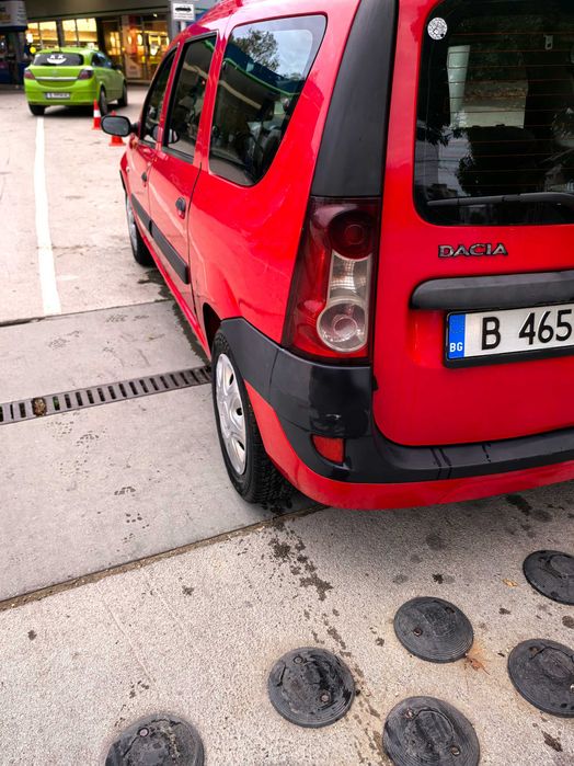 Продавам дачия логан 1,5 дци ,68 коня работеща в движение