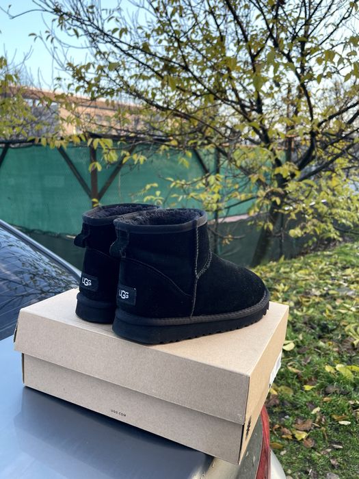 Ugg Mini marime 40