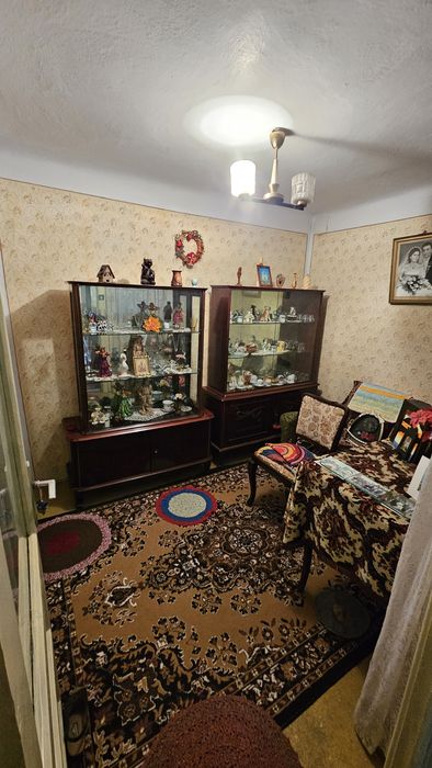 Casa de vânzare, zona Rahova, str Sandulita