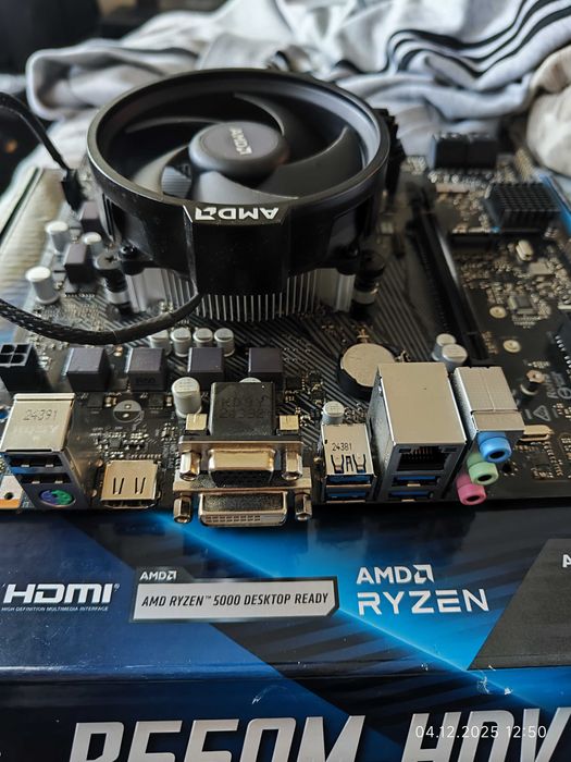 Комплект Ryzen 5 5600X, Asrock B550M, RAM 16GB DDR4 3200 - Гаранция