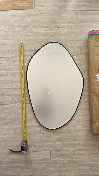 Стенно огледало асиметрично