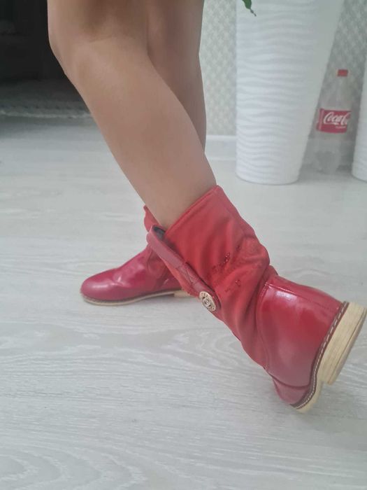 Продам осенние сапоги для девочки рр. 28