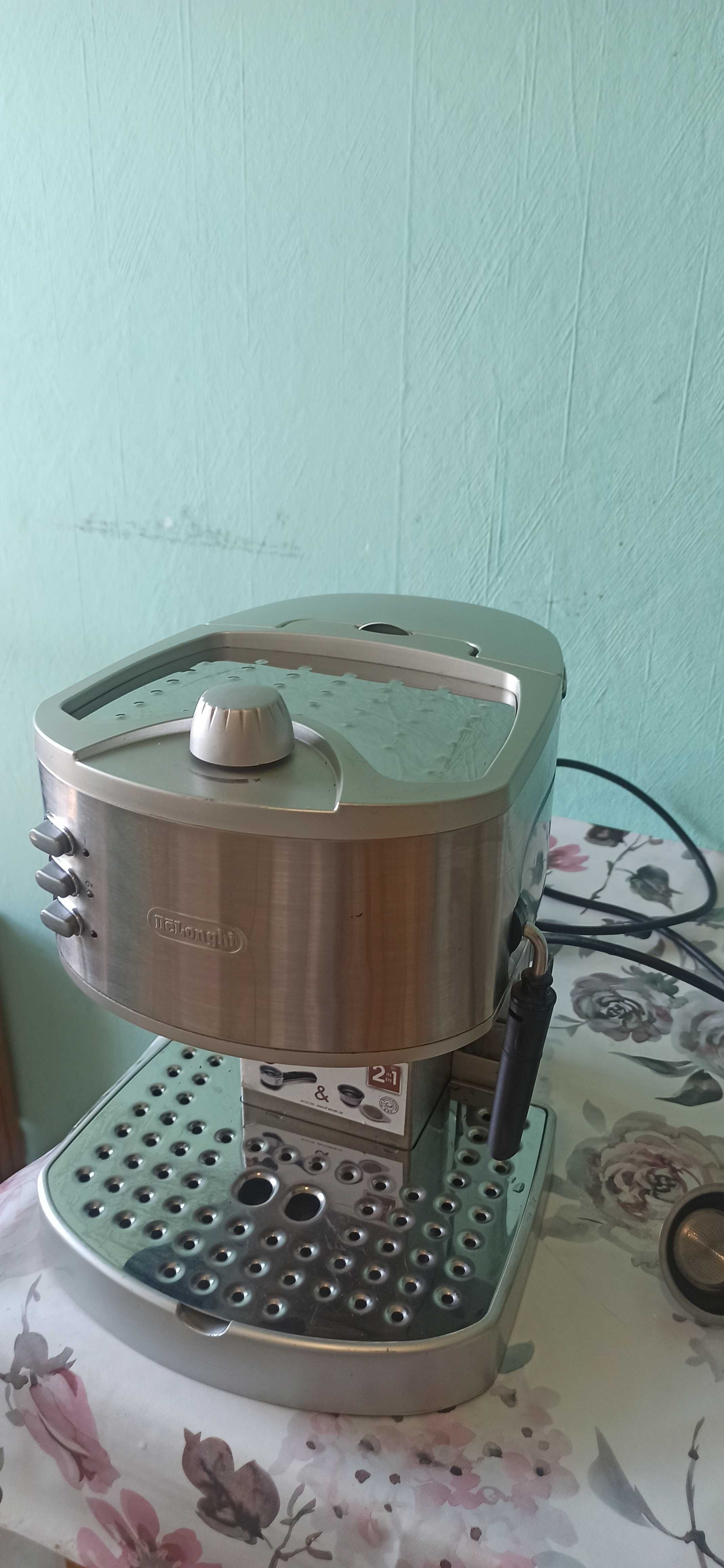 Кафе Машина DeLonghi