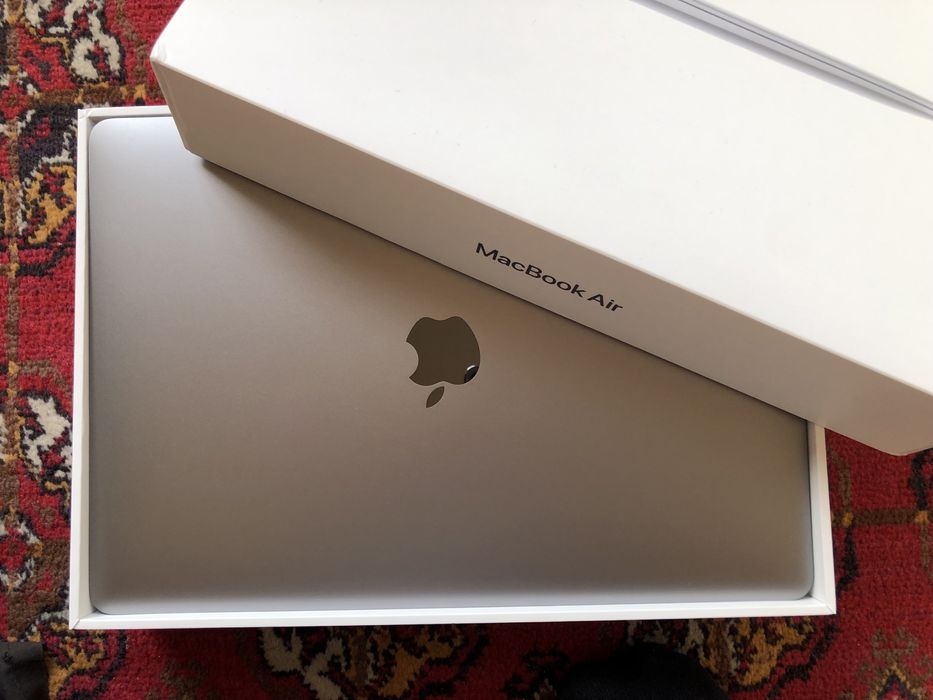 Apple MacBook Air M1 8/256 LL/A сотилади