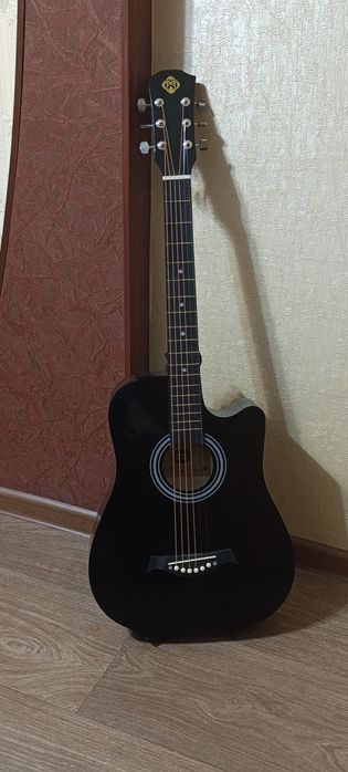 Акустическая гитара