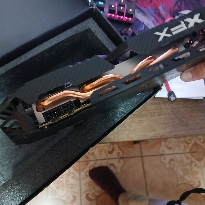 Placa Video RX 590 FATBOY 8 GB in perfecta stare .