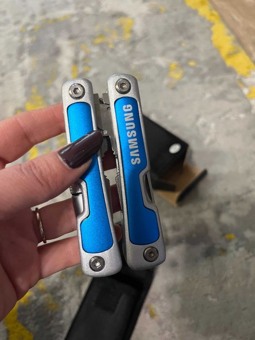 Multitool pliabil Samsung