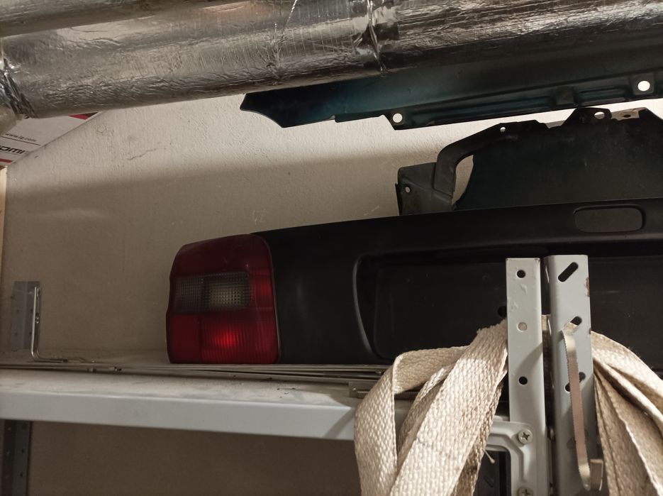 Панел за заден капак за волво в40 и калници  2бр