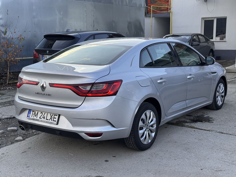Renault Megane 1.6 Benzina 2018 usor avariat