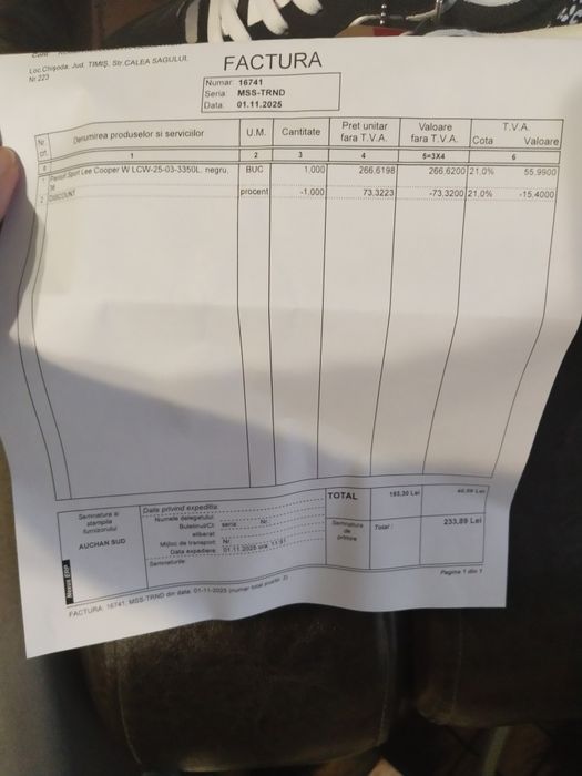 Vând adidași Lee Cooper