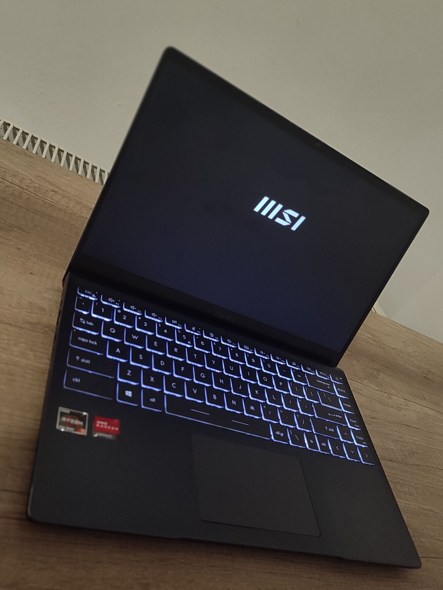Laptop ultrabook  portabil MSI Modern 14