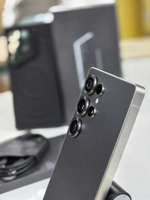 Samsung Galaxy S25 Ultra / 12GB RAM / 256GB / Titanium Black / Ca nou!