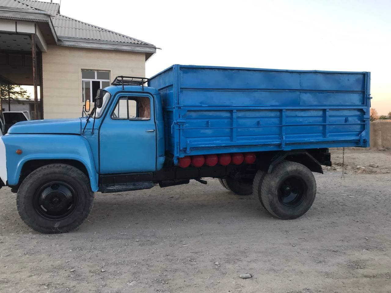 gaz 53 (3507) sotiladi ishga tayyo.r srochniy