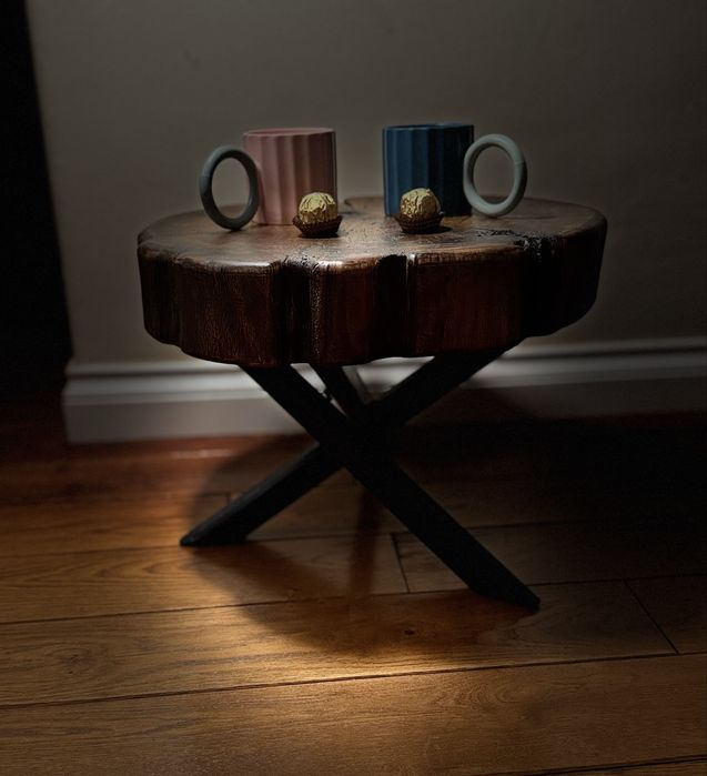 Masuta cafea din trunchi de nuc