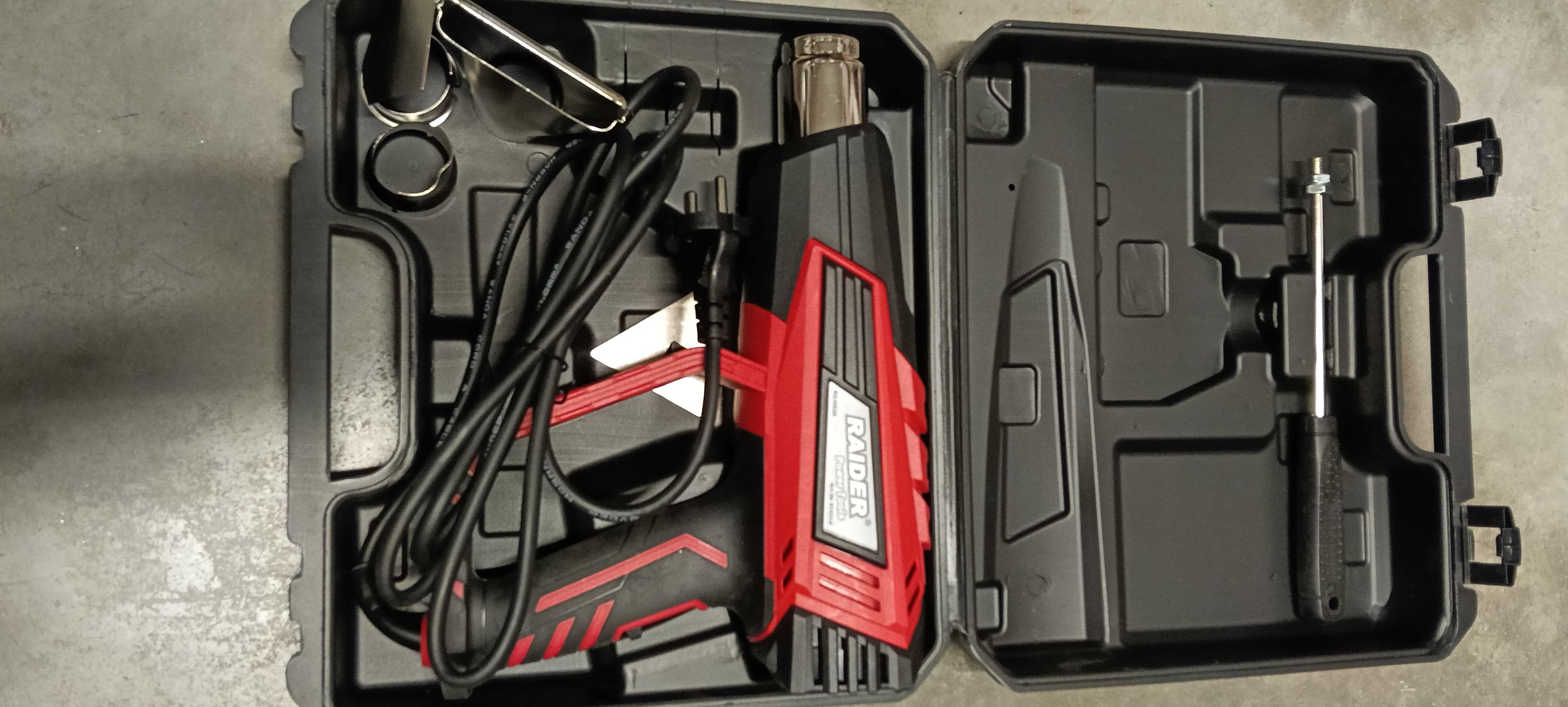 Чук 1500/Нивелир/Пистолет за горещ въздух 2000W 2степ. 5 аксес. HG26/