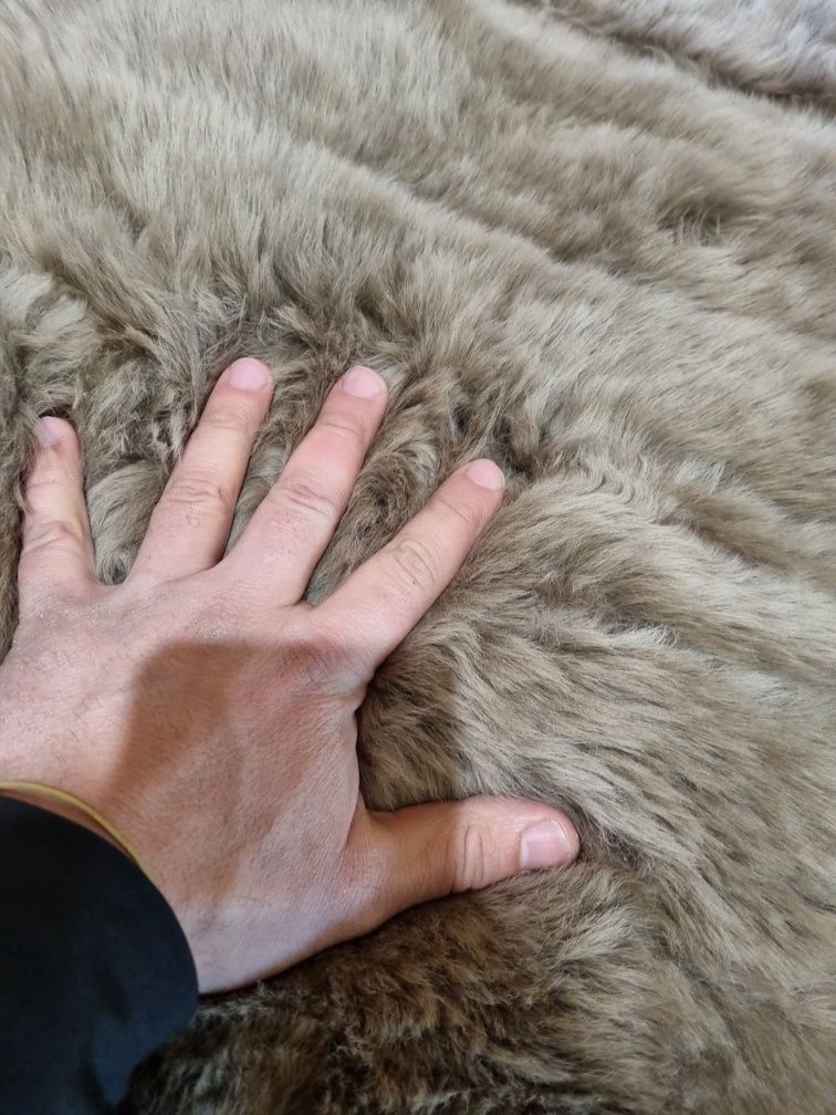 Агнешка Овча кожа естествена 180см килим пътека