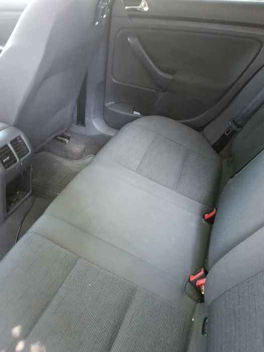 Vând VW Golf 5 1.4 FSI