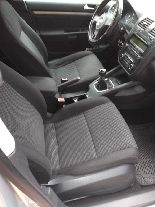 Vând Volkswagen Jetta!