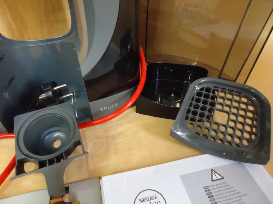 Кафемашина с гаранция 1 година NESCAFÉ® Krups Dolce Gusto OBLO.Black