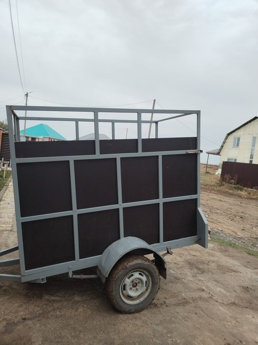 Прицеп коневозка