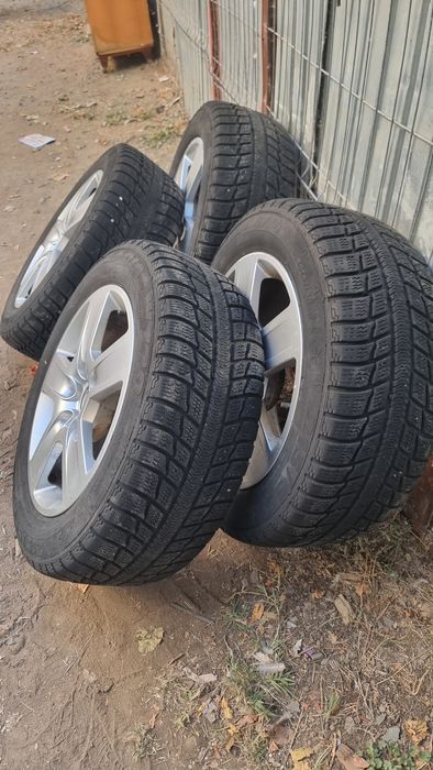 Jante echipate cu anvelope 215/55/R16 si 235/46/R17  M+S